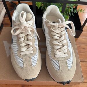 Veja Rio Branco Light Aircell Size 6 Beige Blue. In excellent condition.